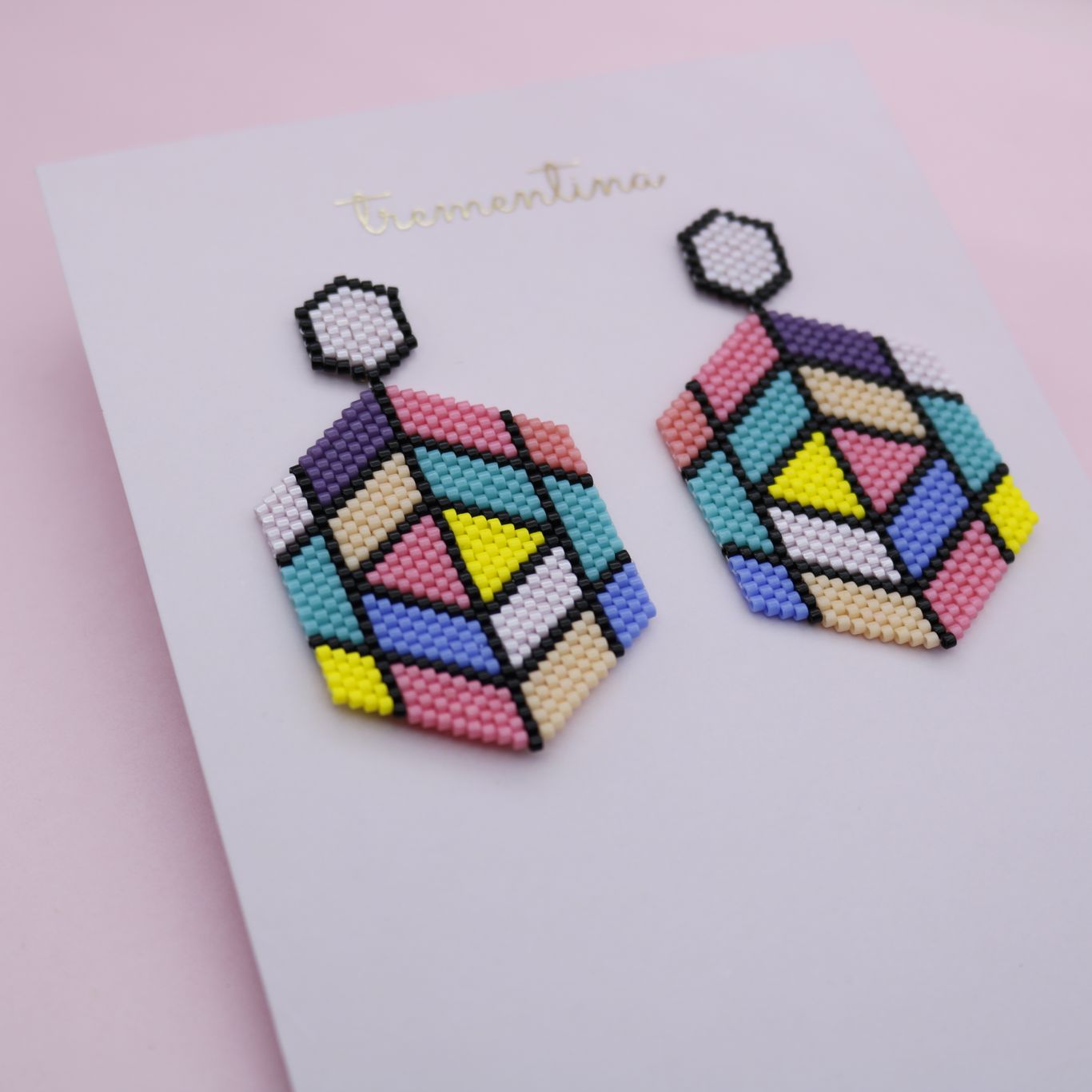 Aretes Hexágono Figuras de Colores