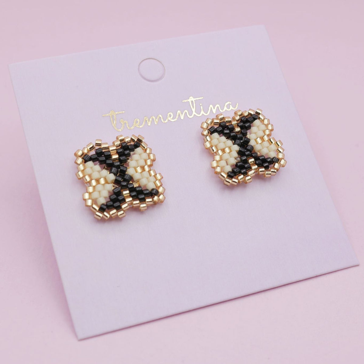 Aretes Tejidos Miyuki Cuadrados Blanco y Negro