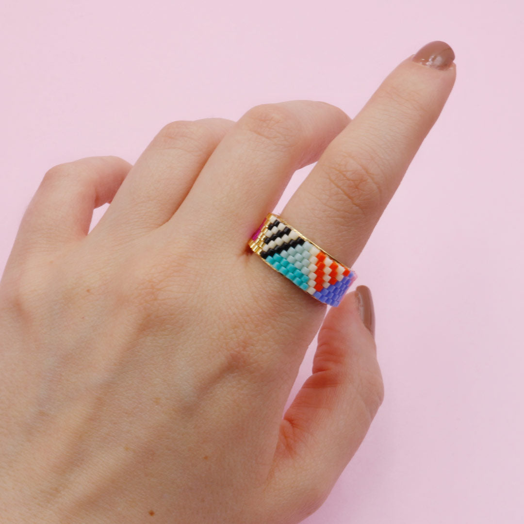 Anillo Delgado Miyuki Geometrico Multicolor