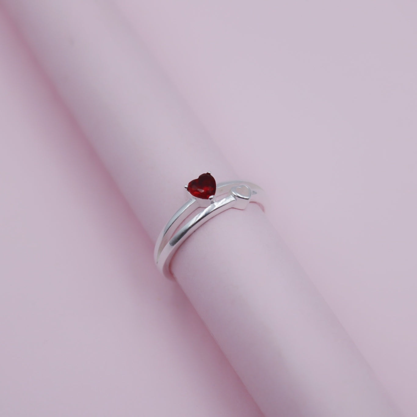 Anillo de Plata Corazón Rojo