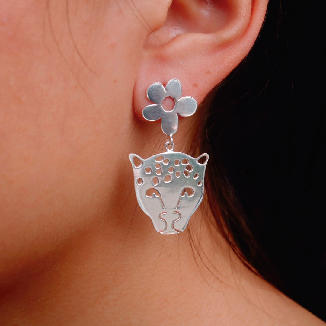 Aretes Flor Leopardo en Plata