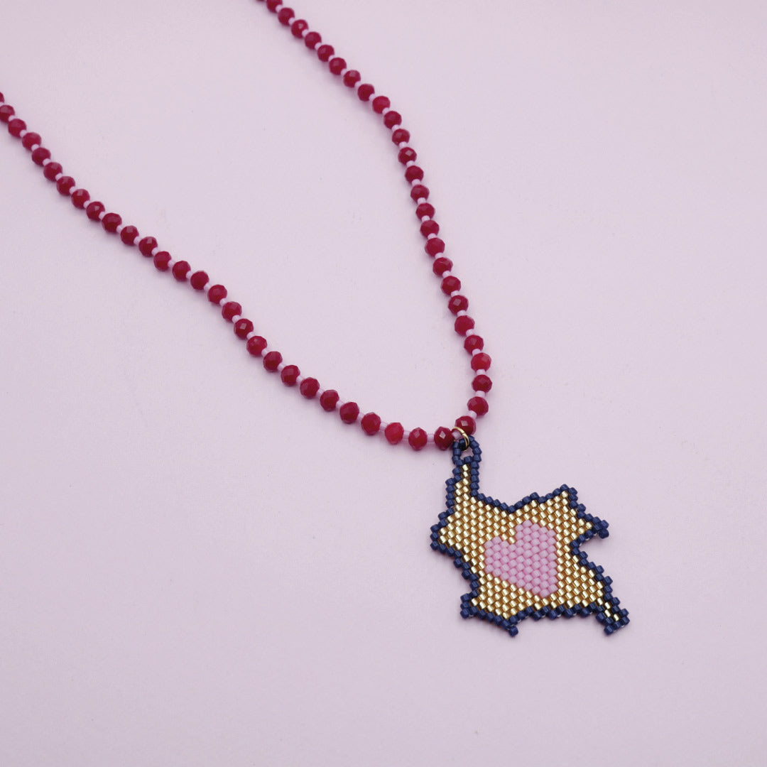 Collar Mapa de Colombia Tejido Corazón Rosa