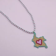 Collar Mapa de Colombia Tejido Corazón Rosa y Rojo
