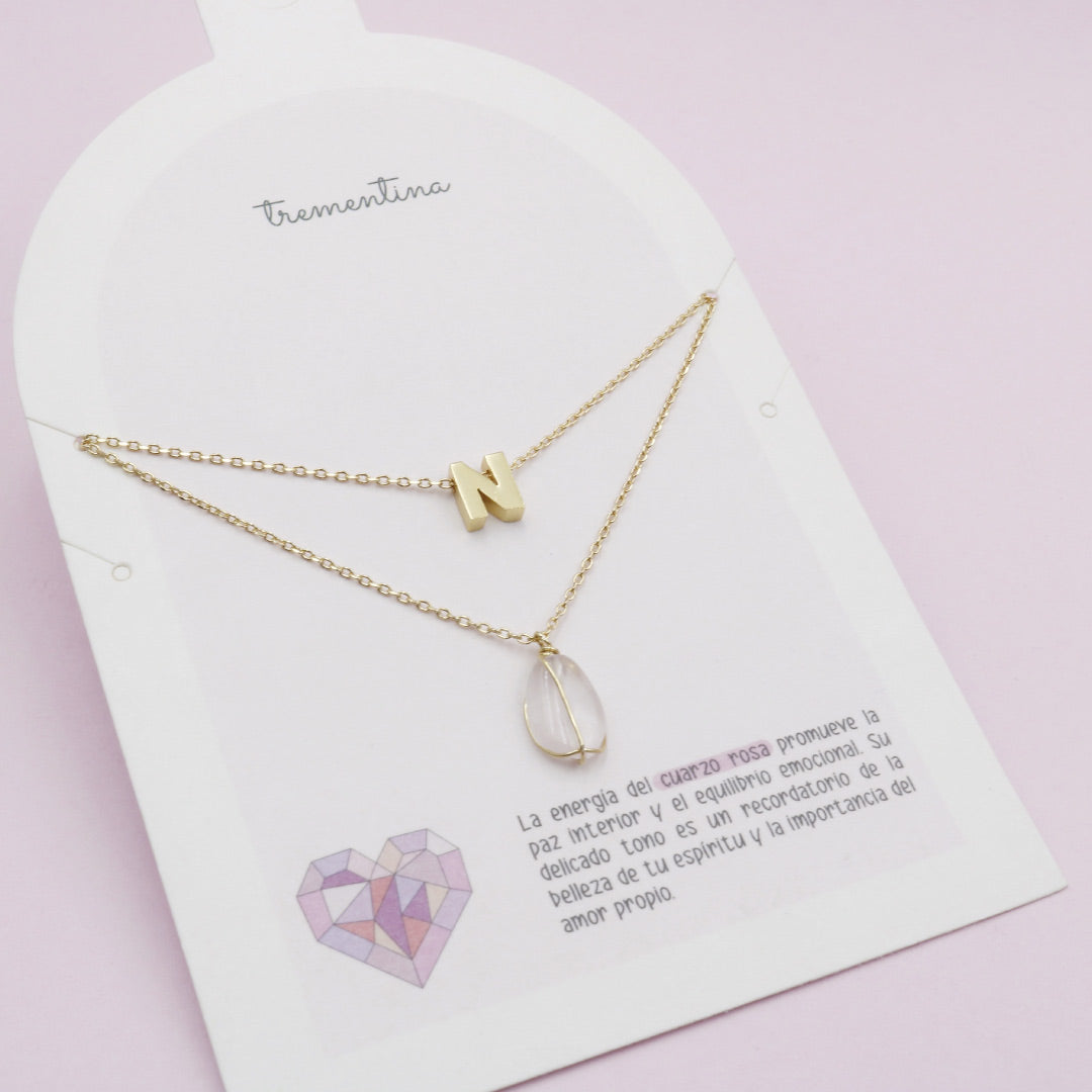 Collar Doble Dorado Letra y Cuarzo Rosa