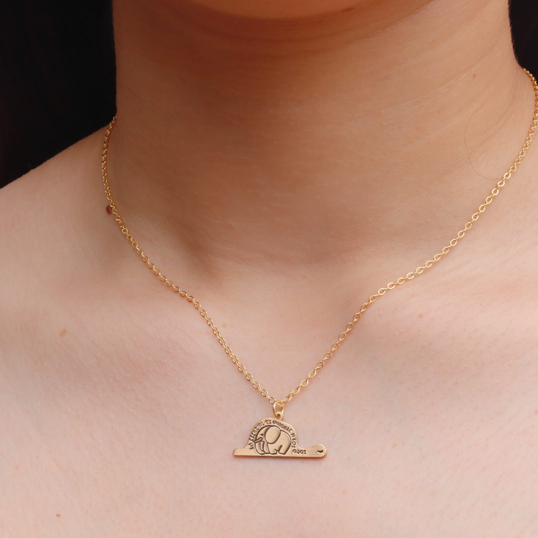 Collar Dorado Lo Esencial Es Invisible a los Ojos