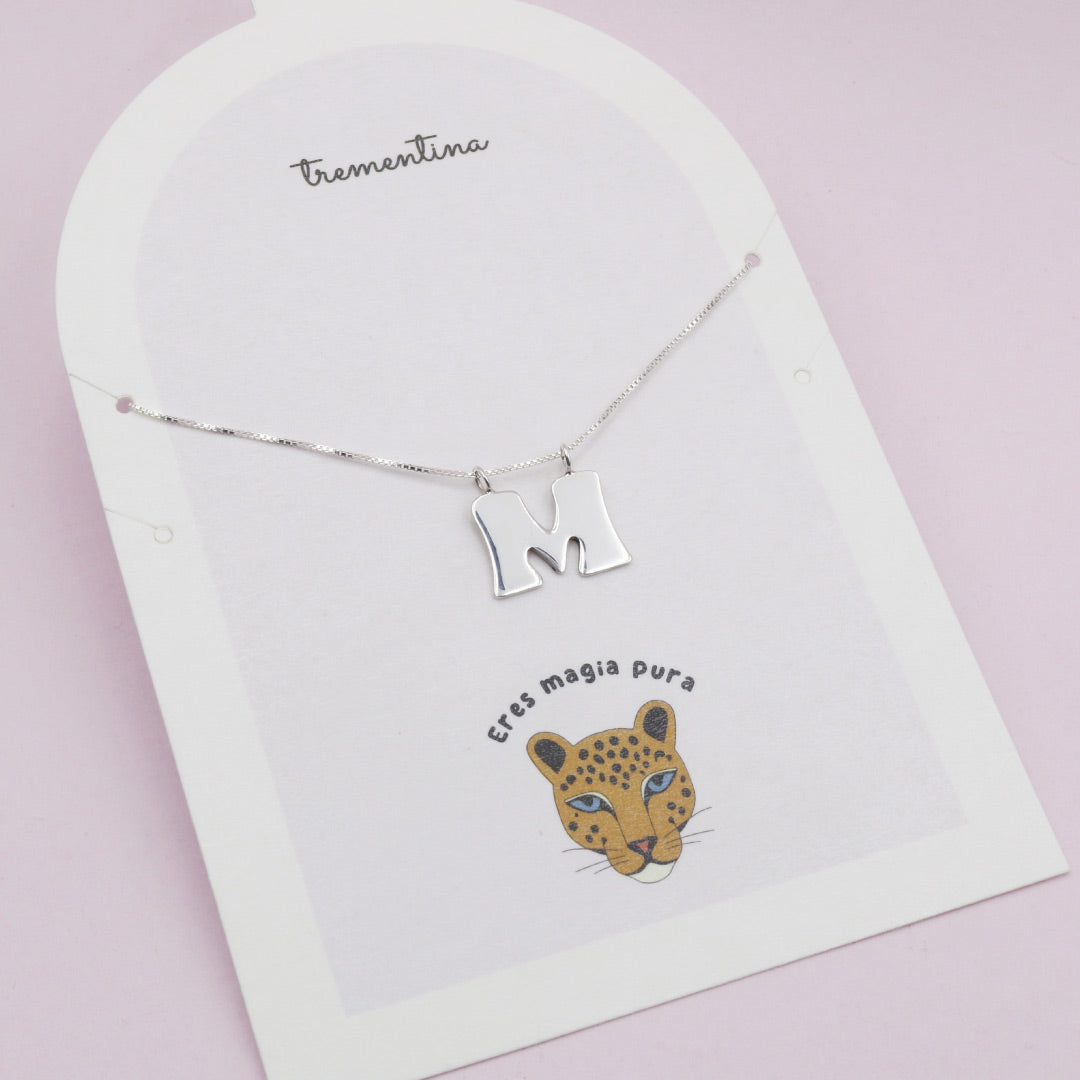 Collar de plata letra bold