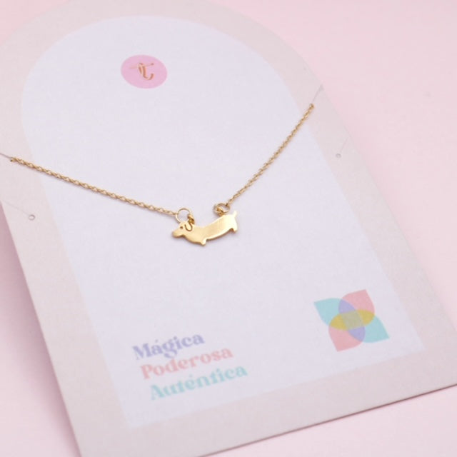 Collar Perrito Salchicha Dorado