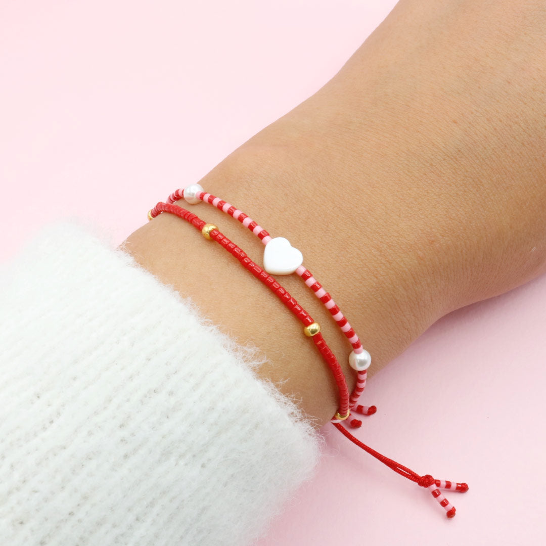 Pulsera Roja con Corazón Blanco en Nácar