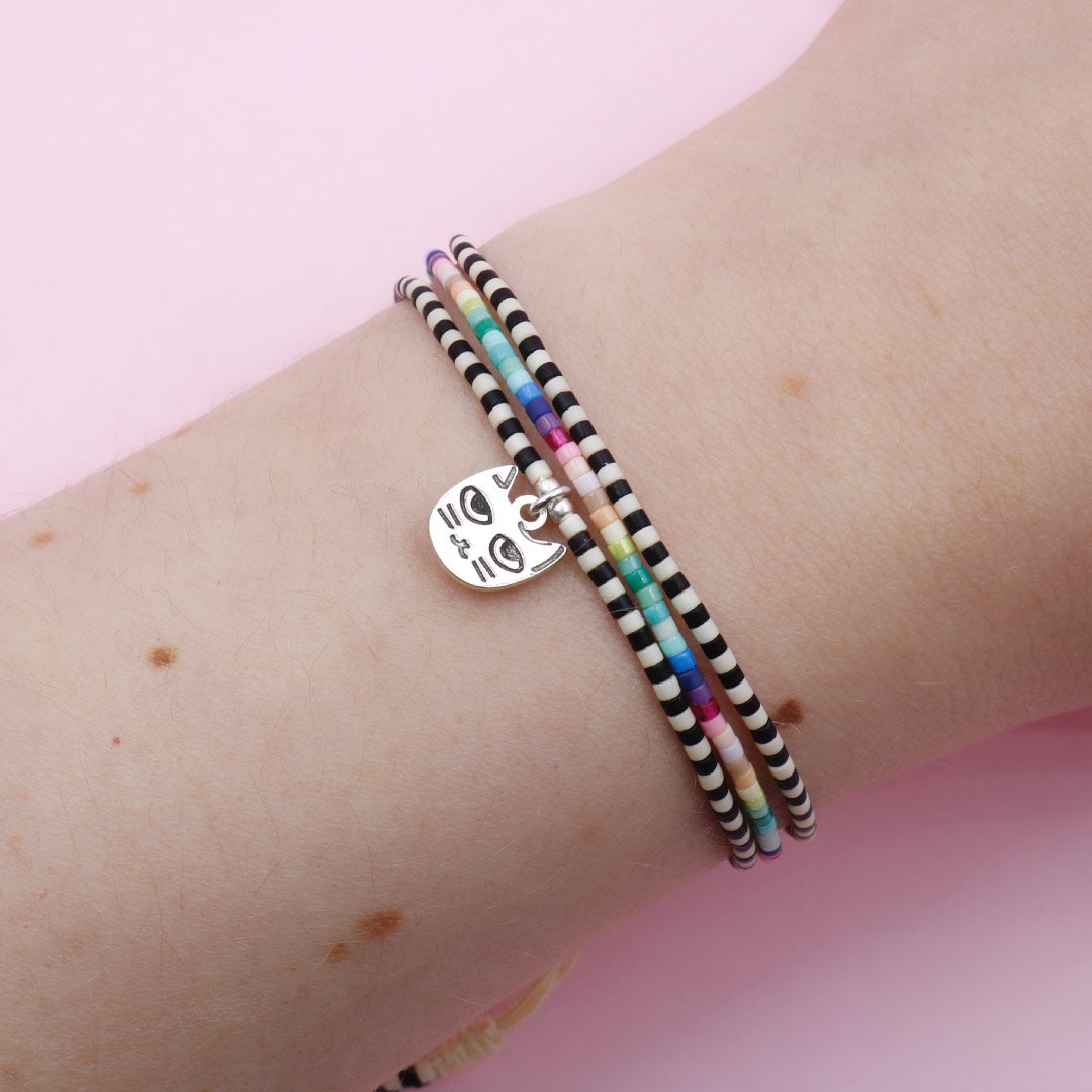 Pulsera Triple Mostacilla Negras Gatico Mago