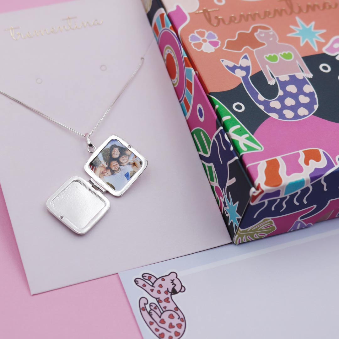 Relicario Cuadrado Amor Infinito