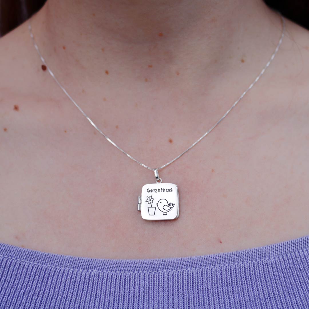 Relicario Cuadrado Gratitud